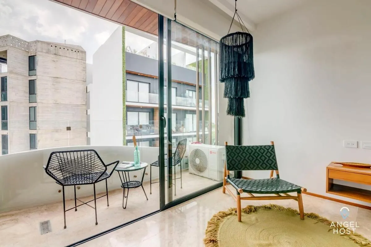 Adorable Rooftop Pool, Reliable Wifi, Near 5Th Ave Playa del Carmen Mexico